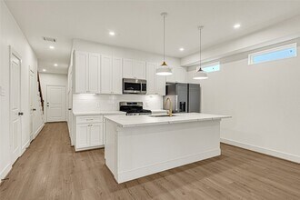 1405 E 33rd St, Unit A in Houston, TX - Foto de edificio - Building Photo