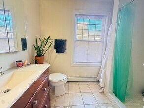 2 Symphony Rd, Unit 3 in Boston, MA - Foto de edificio - Building Photo