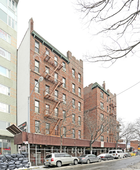 The Madison House in Flushing, NY - Building Photo