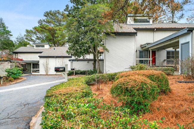 670 Highland Ct in Marietta, GA - Building Photo - Building Photo