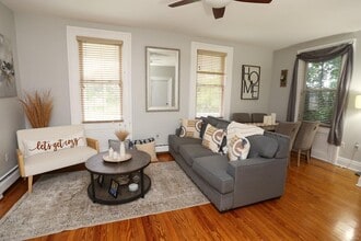 11 N Liberty Dr in Stony Point, NY - Building Photo - Building Photo