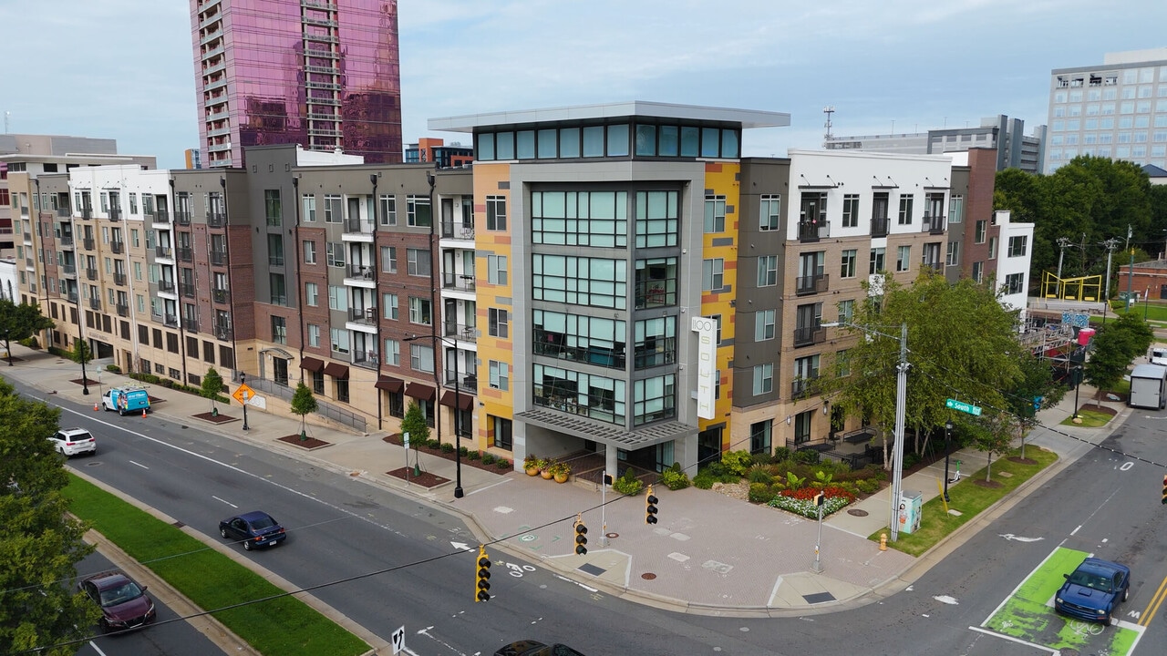 1100 South in Charlotte, NC - Foto de edificio