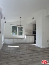 26707 Oak Crossing Rd in Santa Clarita, CA - Building Photo - Building Photo