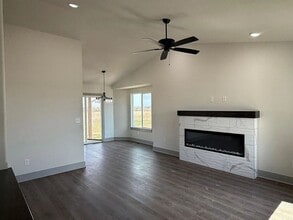 5350 W 42nd St S in Wichita, KS - Building Photo - Building Photo