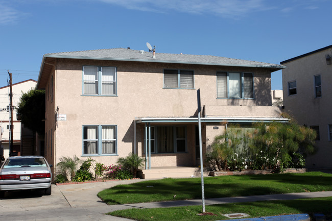 1129-1131 E 3rd St in Long Beach, CA - Foto de edificio - Building Photo