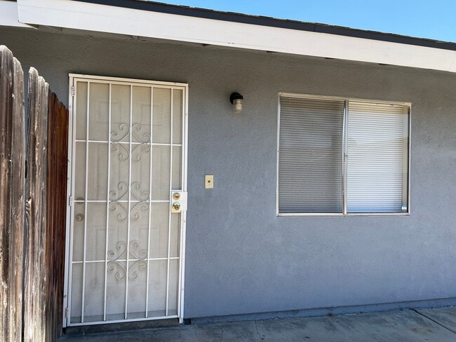 4712 Summertree Ln in Bakersfield, CA - Building Photo - Building Photo