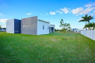 5 SW 26th Pl in Cape Coral, FL - Building Photo - Building Photo