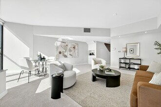 1350 Lawrence St, Unit 2H in Denver, CO - Foto de edificio - Building Photo