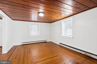 1687 E Main St in Douglassville, PA - Building Photo - Building Photo