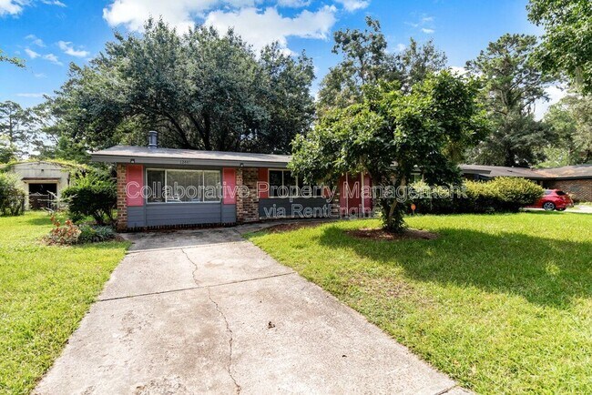 property at 12444 Largo Dr