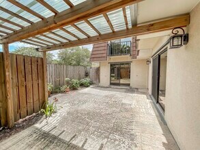 317 3rd Ln in Palm Beach Gardens, FL - Building Photo - Building Photo