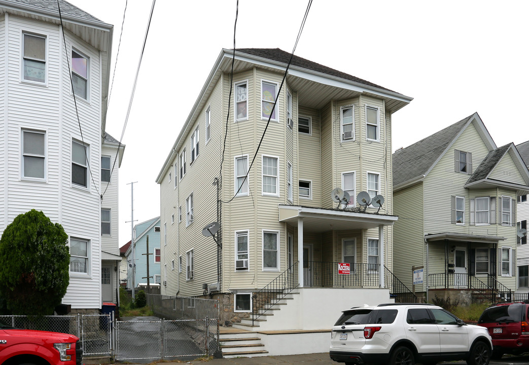 293 Collette St in New Bedford, MA - Building Photo