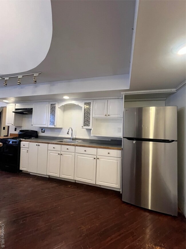 22 E Main St in Middletown, NY - Building Photo - Building Photo