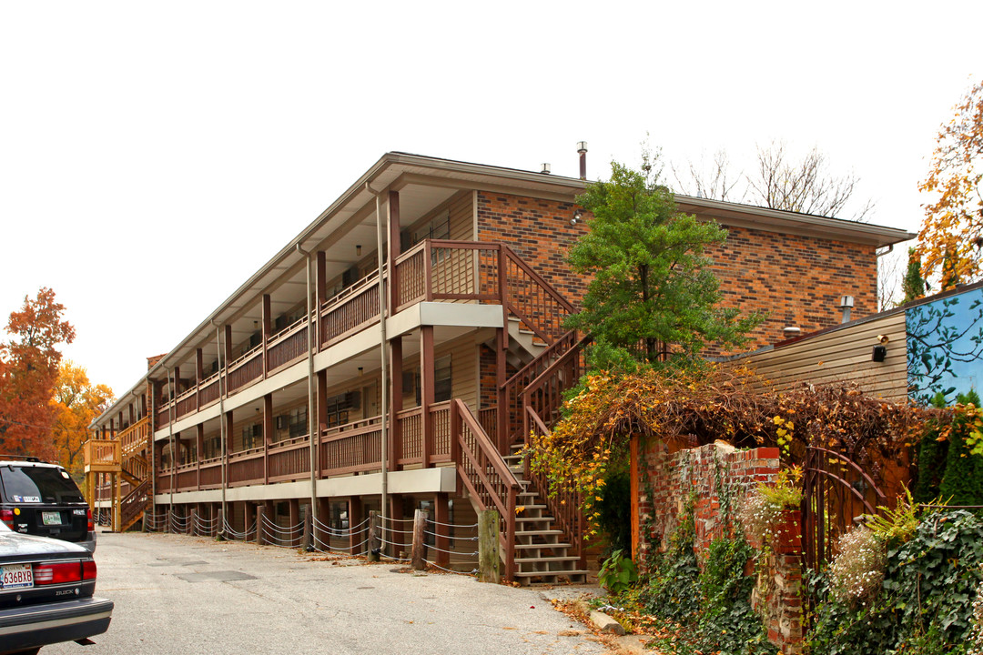 Crescent Terrace Apartments in Louisville, KY - Building Photo