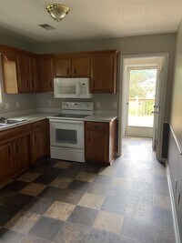 101 Harrow Ct photo'