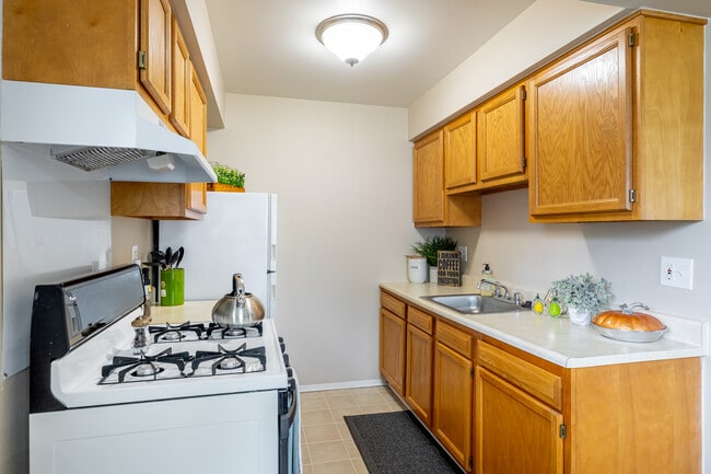 The Hamptons of Brownstown Apartments