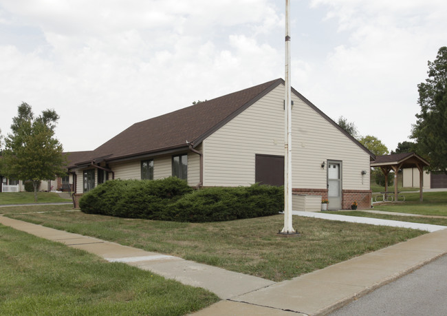 Benn View Apartments in Bennington, NE - Foto de edificio - Building Photo