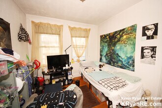 41 Atkins St, Unit 4 in Boston, MA - Foto de edificio - Building Photo