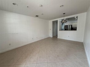 413 SW 147th Ave in Pembroke Pines, FL - Building Photo - Building Photo