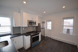 20 Chelsea St, Unit 3 in Boston, MA - Building Photo