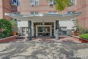 102-21-102-63 63rd Rd in Queens, NY - Building Photo