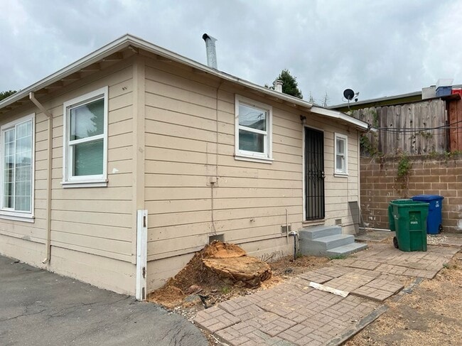 22632 7th St in Hayward, CA - Foto de edificio - Building Photo