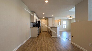 5005 Golondrina Way in Oceanside, CA - Building Photo - Building Photo