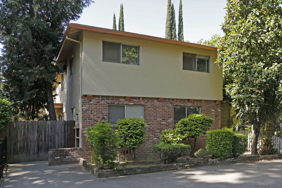 2610 D St in Sacramento, CA - Building Photo