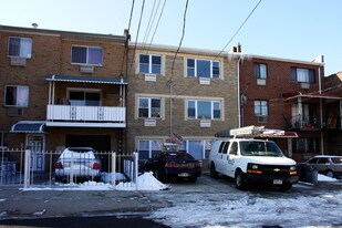 850 E 214th St in Bronx, NY - Building Photo