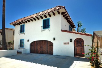 Van Dyke Apartments in San Diego, CA - Building Photo - Building Photo