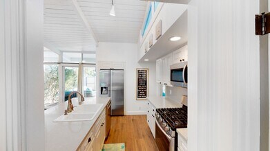 33926 La Serena Dr in Dana Point, CA - Foto de edificio - Building Photo
