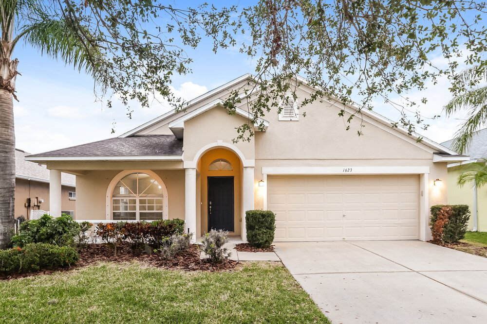 1623 Bonita Bluff Ct in Ruskin, FL - Foto de edificio