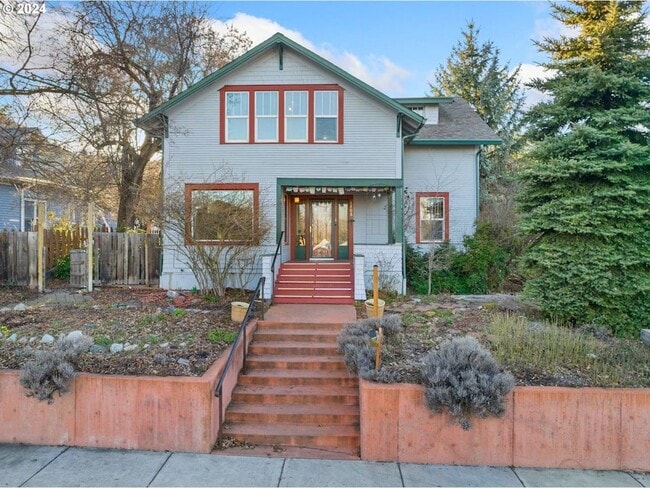 property at 1706 Oak St