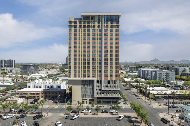 Derby PHX in Phoenix, AZ - Foto de edificio - Building Photo