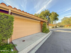 655 Arroyo Oaks Dr in Westlake Village, CA - Building Photo - Building Photo