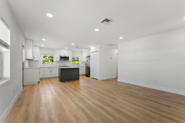 632 Allen Ave in Delray Beach, FL - Building Photo - Building Photo
