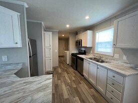 131 Elm in Highland, MI - Building Photo