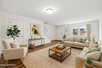 144 New Cedar Ln in Hamilton Township, NJ - Foto de edificio - Building Photo