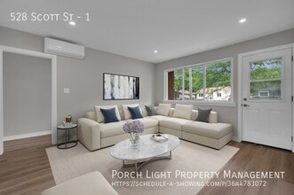 528 Scott St in St Catharines, ON - Building Photo - Building Photo