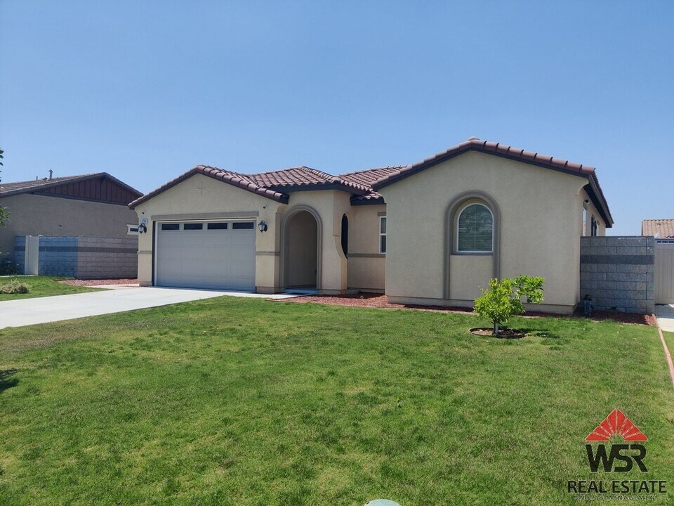 27914 C. Talavera in Romoland, CA - Building Photo