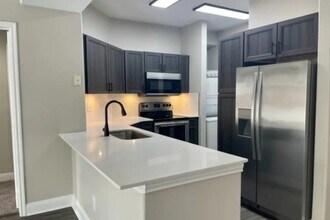 2345 Sage Rd in Houston, TX - Building Photo - Building Photo