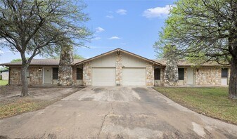 10301 Little Pebble Dr in Austin, TX - Building Photo
