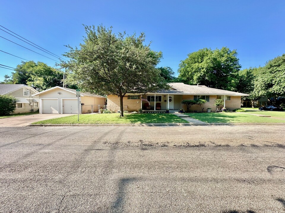 3201 Wabash Ave in Fort Worth, TX - Building Photo