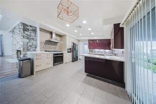 5817 Lockhurst Dr in Los Angeles, CA - Building Photo