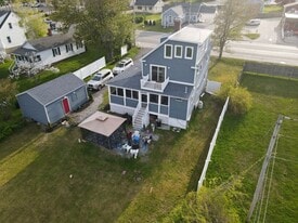 1073 Post Rd in Wells, ME - Building Photo
