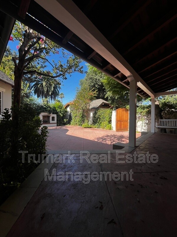 property at 4412 Indiana Ave