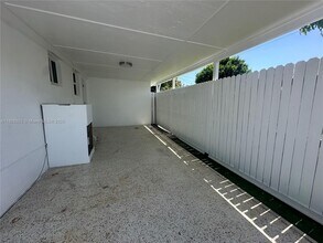 38 Suffolk Ave in Hialeah, FL - Building Photo - Building Photo