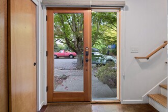 504 NE Brazee St in Portland, OR - Building Photo - Building Photo