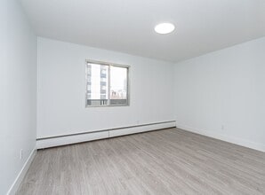 Lancaster Tower in Edmonton, AB - Building Photo - Building Photo