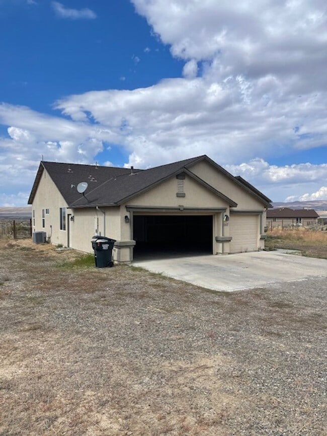 557 Dry Crk Trl in Elko, NV - Building Photo - Building Photo